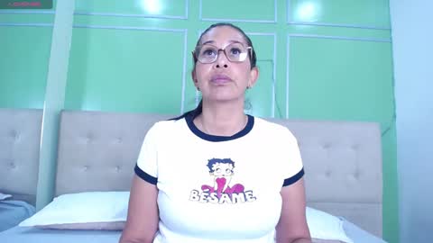 Snapshot of shanon_mature_ chatting on 02/09/25, 01:33 Shanon online show from 02/09/25, 01:33