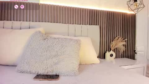 SHANON online show from 10/15/25, 07:25