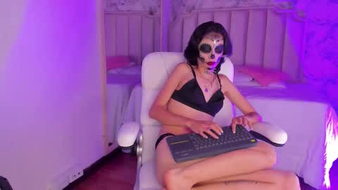 Shantal online show from 10/15/25, 04:56