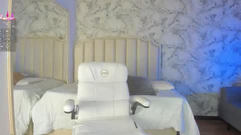 Shantal online show from 12/21/25, 03:24