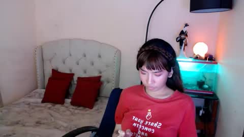 SHANTA FOX  s online show from 03/11/25, 06:32