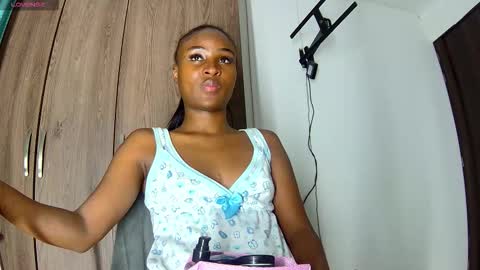 shantall_ebony1 online show from 09/24/25, 08:17