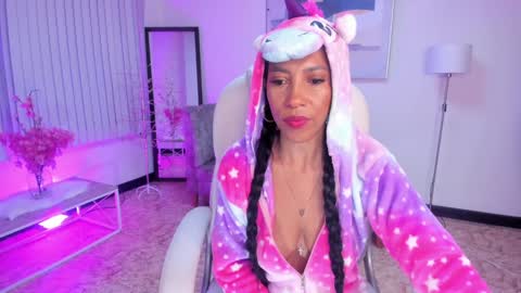 Shantall wills online show from 12/17/24, 10:54