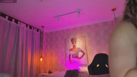 Snapshot of shantalll__ chatting on 04/20/26, 11:13 Shantal online show from 04/20/26, 11:13