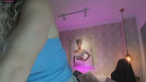 Snapshot of shantalll__ chatting on 06/08/26, 10:59 Shantal online show from 06/08/26, 10:59