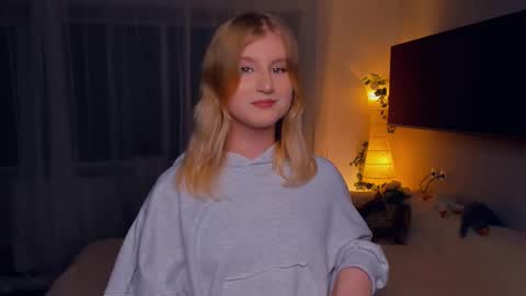 Snapshot of shantiyagin chatting on 10/29/25, 10:55 Polly online show from 10/29/25, 10:55