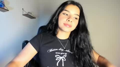 Sara online show from 11/17/25, 05:02