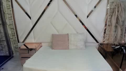 Shara Oz online show from 03/10/26, 02:49