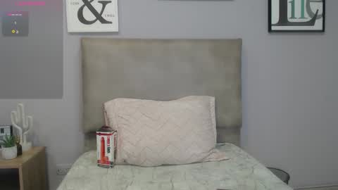 shara_rios online show from 10/15/25, 01:44