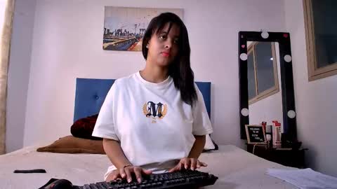 Snapshot of shara_soul chatting on 11/28/25, 02:42 shara_soul online show from 11/28/25, 02:42