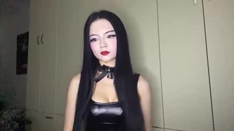 sharelgilvin online show from 11/10/25, 03:44