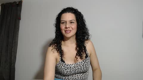 sharickleon11 online show from 01/27/25, 01:05