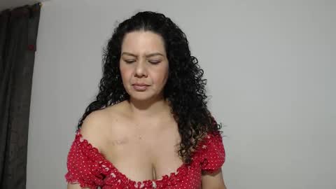 sharickleon11 online show from 02/19/25, 01:40