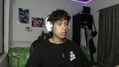 Snapshot of sharky_g chatting on 12/31/24, 05:33 Frqnko online show from 12/31/24, 05:33