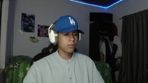 Snapshot of sharky_g chatting on 01/03/25, 07:16 Frqnko online show from 01/03/25, 07:16