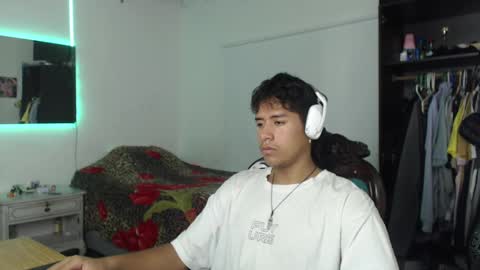 Snapshot of sharky_g chatting on 02/02/25, 08:02 Frqnko online show from 02/02/25, 08:02