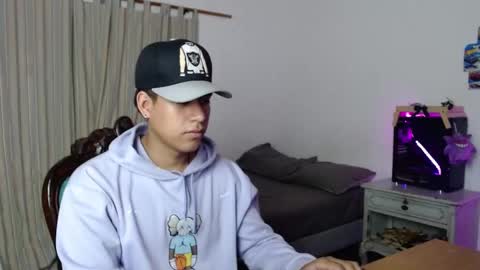 Snapshot of sharky_g chatting on 09/27/25, 07:24 Frqnko online show from 09/27/25, 07:24