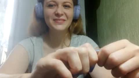 Snapshot of sharlalaskin chatting on 09/29/25, 08:19 Annie online show from 09/29/25, 08:19