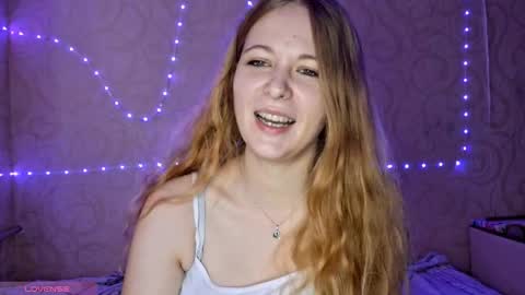 Snapshot of sharlalaskin chatting on 10/21/25, 06:58 Annie online show from 10/21/25, 06:58