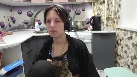 Sara online show from 06/19/26, 06:34