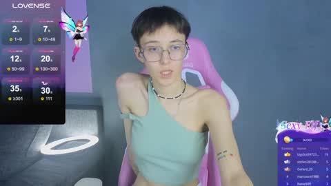 Snapshot of sharli_rose chatting on 12/17/24, 08:10 Sharli online show from 12/17/24, 08:10