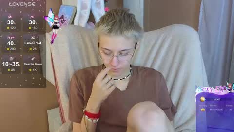 Snapshot of sharli_rose chatting on 02/23/25, 03:18 Sharli online show from 02/23/25, 03:18