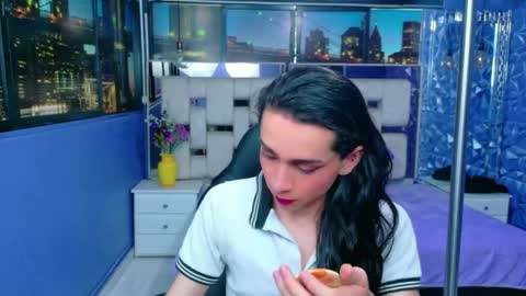 Snapshot of sharlon_ chatting on 04/13/26, 01:05 Sharlond online show from 04/13/26, 01:05