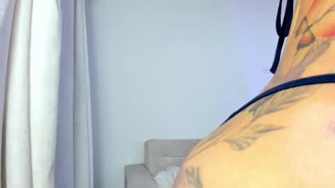 Hi fiends ---- I usually start online from Monday to Friday from 1000 am Saturdays and Sundays at 600 am Colombia time online show from 11/26/25, 03:24