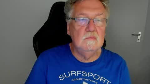Snapshot of sharlots_pet chatting on 06/06/26, 08:30 sharlots_pet online show from 06/06/26, 08:30