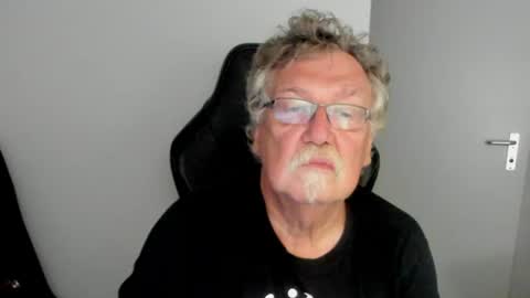 Snapshot of sharlots_pet chatting on 07/27/26, 10:22 sharlots_pet online show from 07/27/26, 10:22