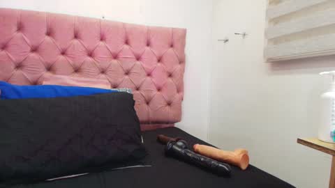 Sharlott online show from 01/20/25, 11:56