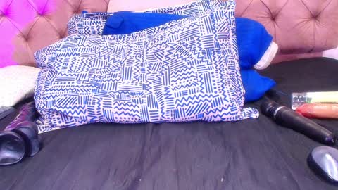 Sharlott online show from 02/03/25, 05:56