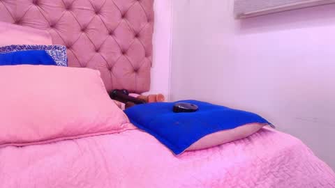 Sharlott online show from 02/07/25, 06:02