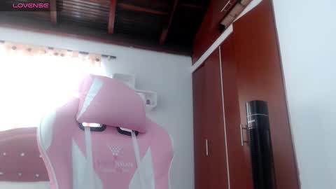 sharlotte  online show from 11/20/25, 03:23