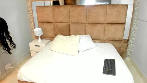  SHARLOTTE   online show from 02/25/26, 12:15