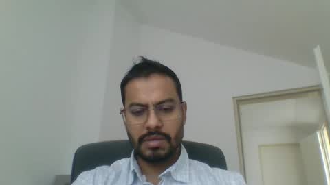 Snapshot of sharmamanxyz chatting on 10/28/25, 10:08 sharmamanxyz online show from 10/28/25, 10:08