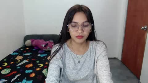 Snapshot of sharminex chatting on 07/06/26, 12:13 sharminex online show from 07/06/26, 12:13