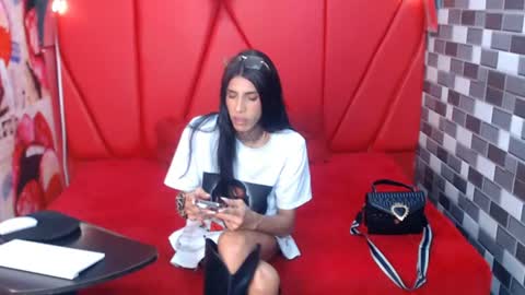 Snapshot of sharon_allan chatting on 07/04/26, 01:06 Sharon online show from 07/04/26, 01:06