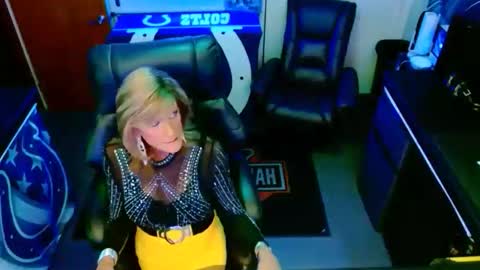 Snapshot of sharoncoxxx chatting on 11/16/25, 02:39 sharoncoxxx online show from 11/16/25, 02:39