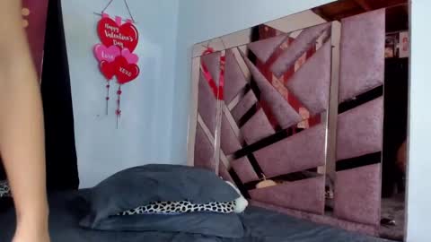 Snapshot of sharondeluxe chatting on 03/12/25, 04:51 SHARONDELUXE online show from 03/12/25, 04:51