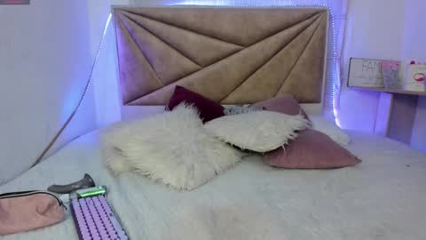 Snapshot of sharondiirtyy chatting on 09/15/25, 12:32 sharondiirtyy online show from 09/15/25, 12:32