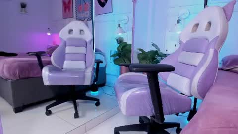 Snapshot of sharonn_adams chatting on 06/11/26, 12:32 Sharon online show from 06/11/26, 12:32