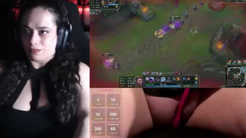 Snapshot of sharonurb3x chatting on 02/11/26, 11:43 sharonurb3x online show from 02/11/26, 11:43