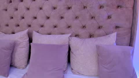 Snapshot of shatall_rouge chatting on 01/25/25, 08:21 Shantall online show from 01/25/25, 08:21