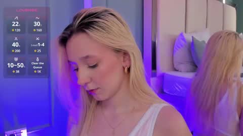 Snapshot of shatall_rouge chatting on 02/18/25, 07:52 Shantall online show from 02/18/25, 07:52