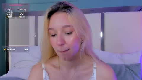 Snapshot of shatall_rouge chatting on 02/25/25, 08:41 Shantall online show from 02/25/25, 08:41