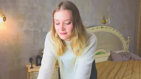 Snapshot of shaunaheiple chatting on 11/25/25, 04:12 Alexandra online show from 11/25/25, 04:12