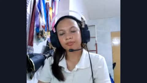 Molly online show from 10/22/25, 06:46