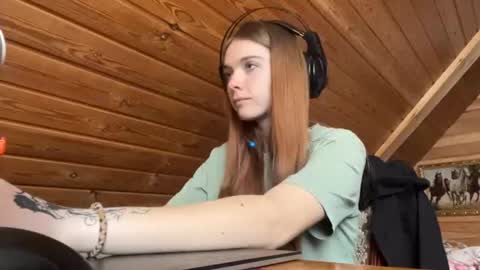 Snapshot of shavonflosi chatting on 06/19/26, 04:28 Maria online show from 06/19/26, 04:28
