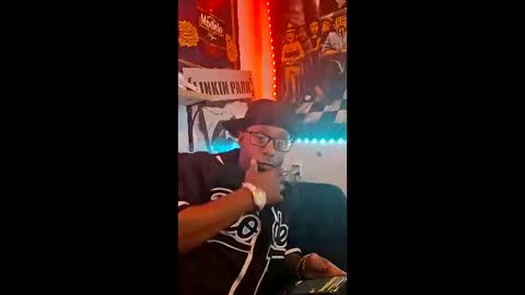 Snapshot of shawnvegas67 chatting on 03/12/26, 11:49 shawnvegas67 online show from 03/12/26, 11:49